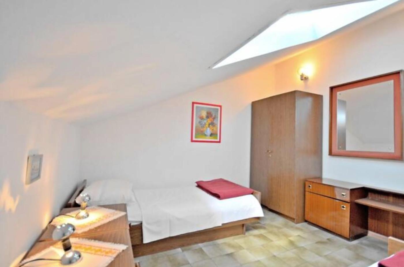 Apartment Bozikovic - Jelsa - Vitarnja Екстер'єр фото