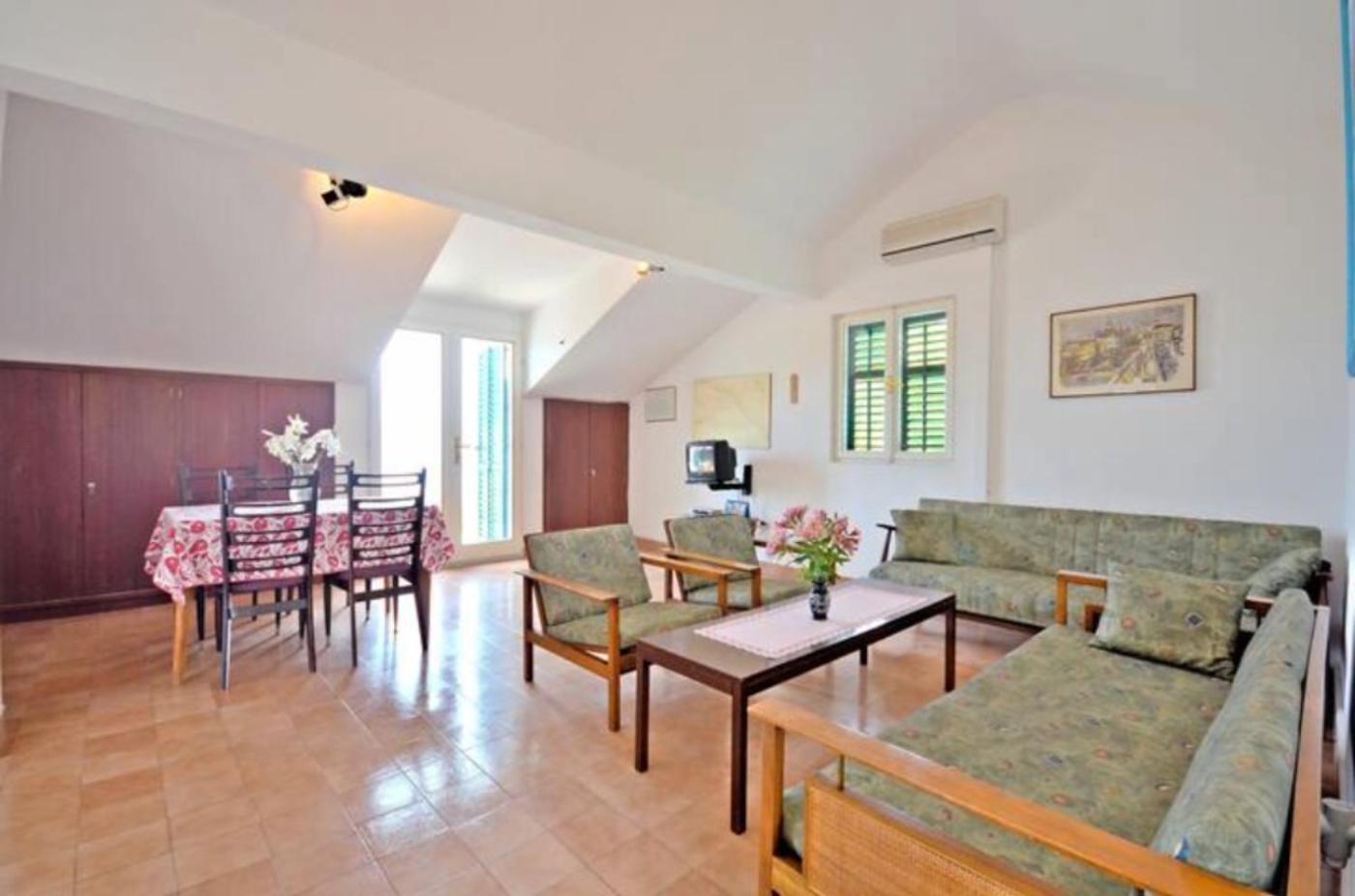 Apartment Bozikovic - Jelsa - Vitarnja Екстер'єр фото