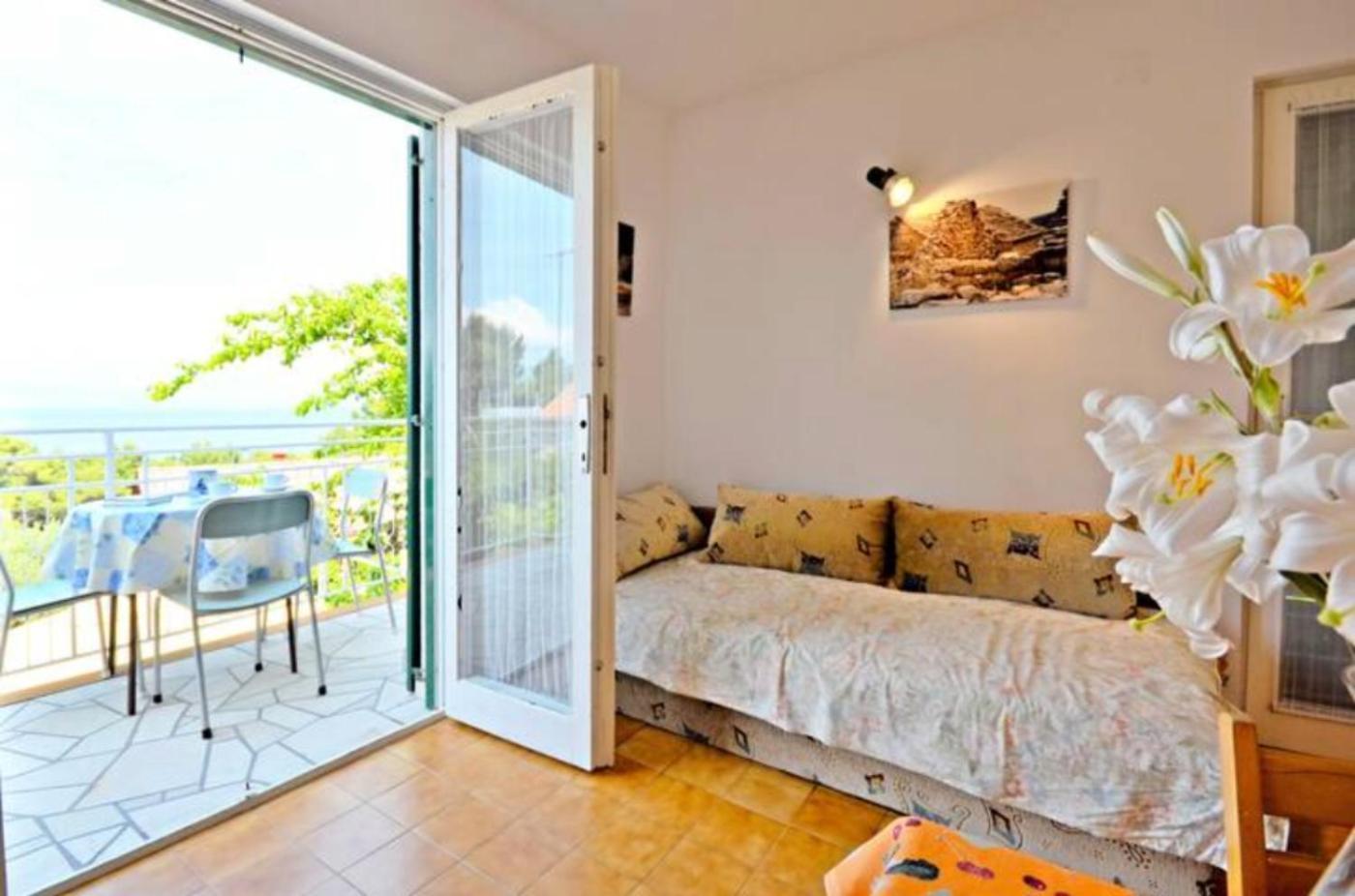 Apartment Bozikovic - Jelsa - Vitarnja Екстер'єр фото