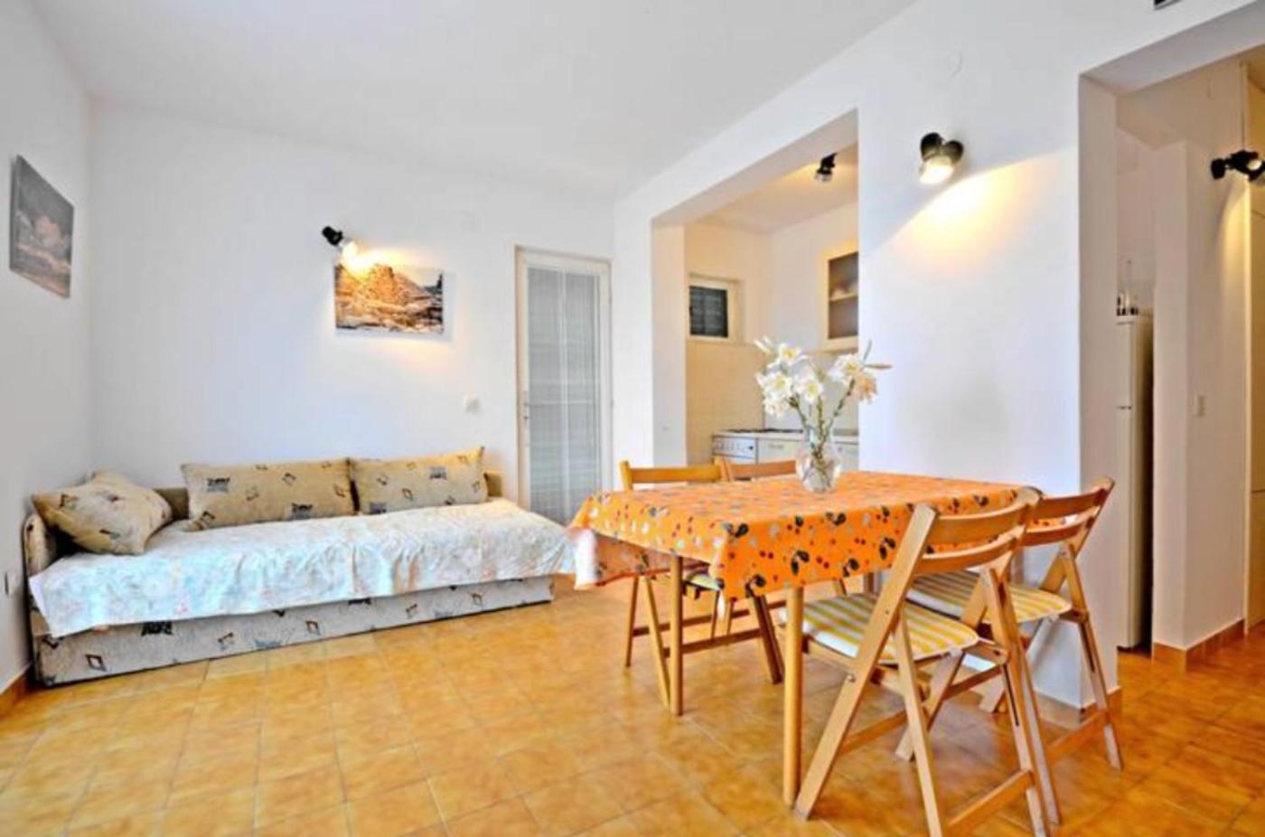 Apartment Bozikovic - Jelsa - Vitarnja Екстер'єр фото