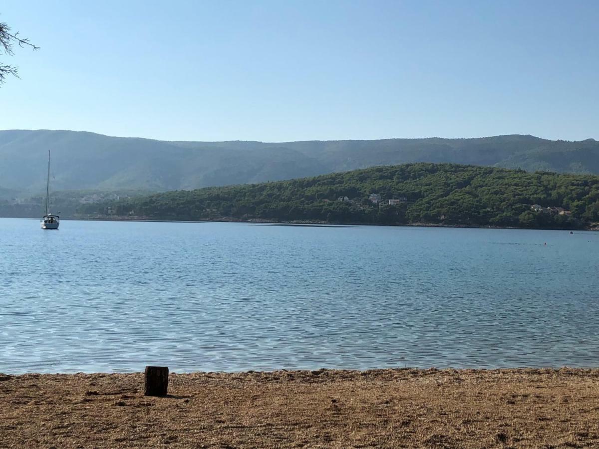 Apartment Bozikovic - Jelsa - Vitarnja Екстер'єр фото