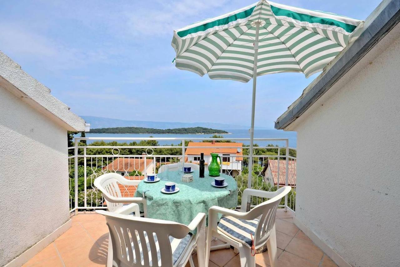 Apartment Bozikovic - Jelsa - Vitarnja Екстер'єр фото